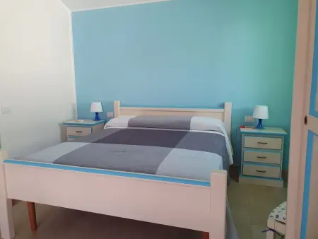 Schönes Reihenhaus, klimatisiert, Maison 8 personnes à Calasetta - Photo 3