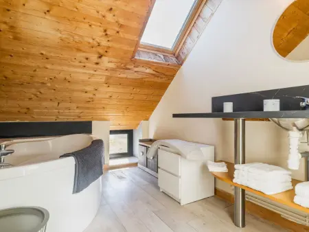 Gîte de Charme avec Cheminée et Spa en Campagne - Photo 14