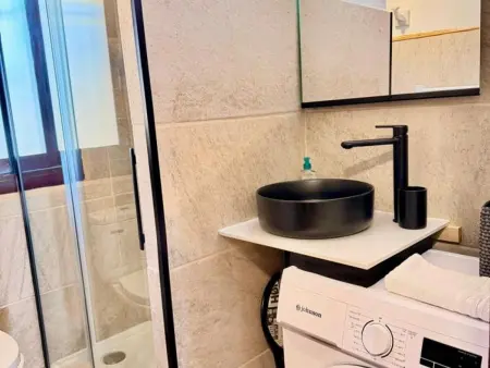 Appartement idéal, vue sur pinède et mer, proche plage - Photo 8