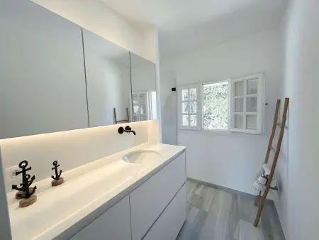 Maison Rénovée, Climatisée, Jardin, Amarrage Privé - Photo 5