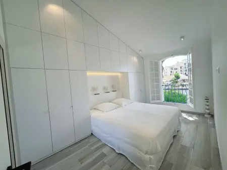 Maison Rénovée, Climatisée, Jardin, Amarrage Privé - Photo 7