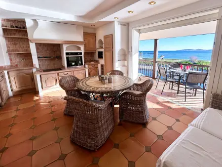 Appartement 3 pièces à Port Grimaud II avec vue sur mer et Wi-Fi - Photo 2
