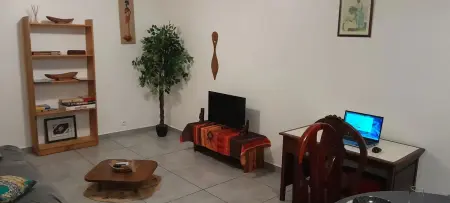 Charmante maison avec piscine partagée à Les Abymes - Photo 2