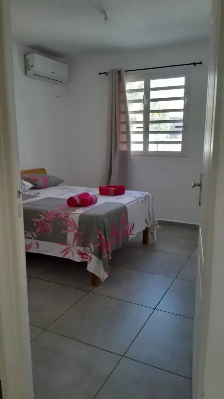 Charmante maison avec piscine partagée à Les Abymes - Photo 3