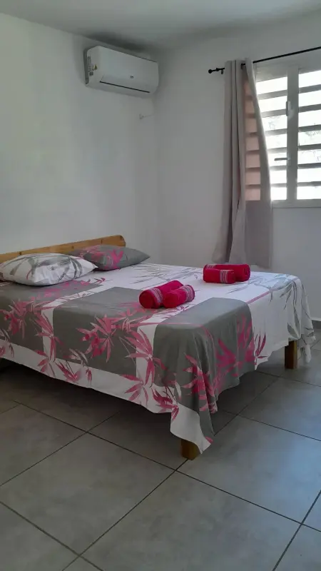Charmante maison avec piscine partagée à Les Abymes - Photo 4
