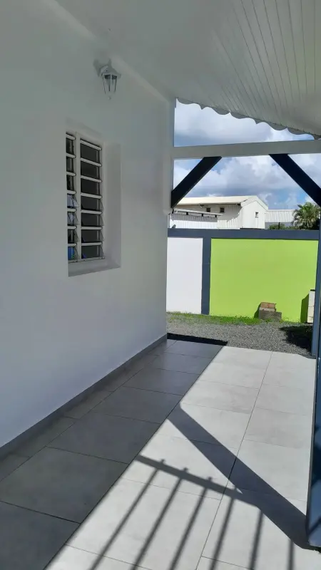 Charmante maison avec piscine partagée à Les Abymes - Photo 10
