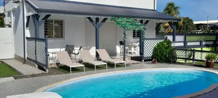 Charmante maison avec piscine partagée à Les Abymes - Photo 28