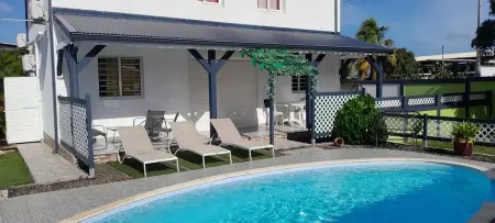 Charmante maison avec piscine partagée à Les Abymes - Photo 30