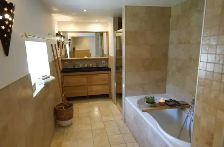 Maison spacieuse avec piscine à Maleville, Maison 7 personnes à Maleville - Photo 9