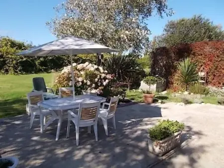 Bretonisches Ferienhaus in Meeresnähe mit Garten - Photo 8