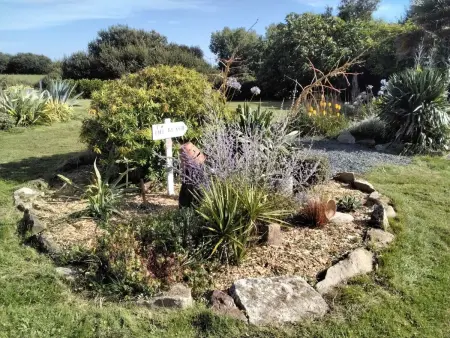 Bretonisches Ferienhaus in Meeresnähe mit Garten - Photo 34