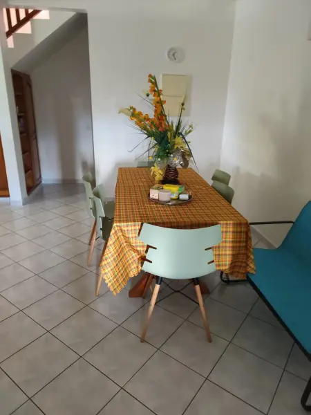 Appartement avec balcon à Le Gosier, 97 m², piscine - Photo 2