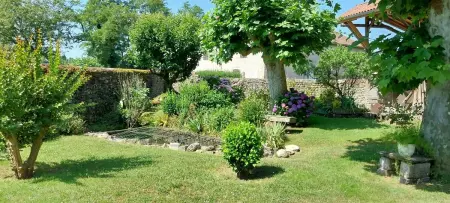 Charmante ancienne ferme à Saint-Gladie, 200 m² avec jardin - Photo 2