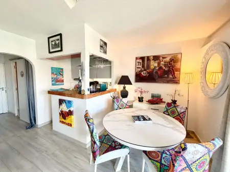 Appartement lumineux avec loggia, wifi - Port Grimaud - Photo 6