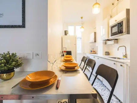 Appartement Lumière Hypercentre avec Wi-Fi à Reims - Photo 3