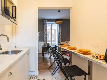 Appartement Lumière Hypercentre avec Wi-Fi à Reims - Photo 4