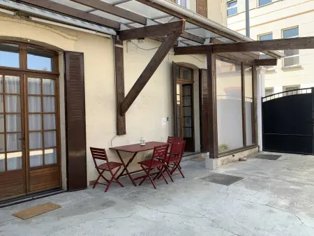 Location Conviviale à Reims avec Parking et Terrasse privée - Photo 2