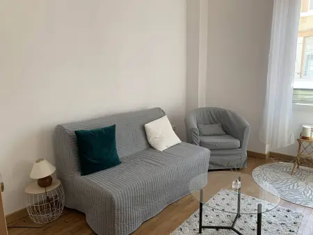 Location Conviviale à Reims avec Parking et Terrasse privée - Photo 6
