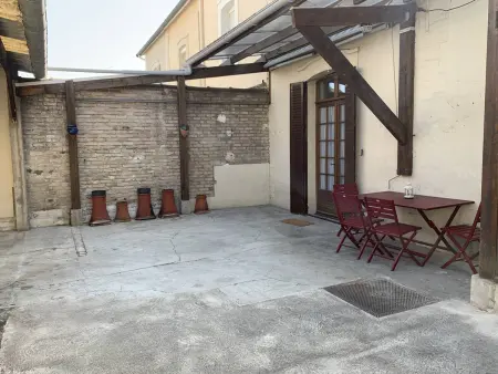 Location Conviviale à Reims avec Parking et Terrasse privée - Photo 15