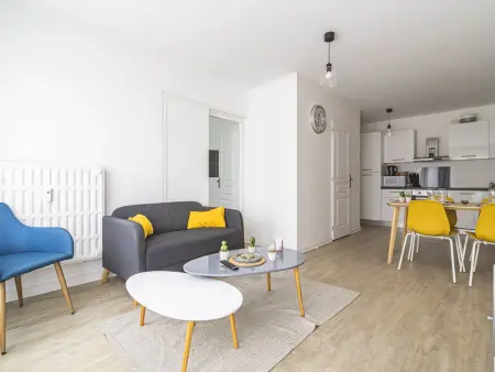 Appartement Lumineux avec WiFi au Cœur de Reims - Photo 2
