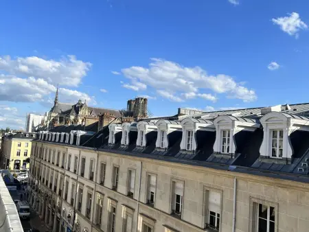 Charme Central : Grand Appart à Reims, Appartement 4 personnes à Reims - Photo 5