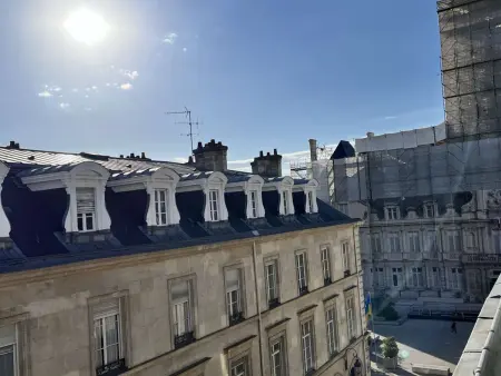 Charme Central : Grand Appart à Reims, Appartement 4 personnes à Reims - Photo 12