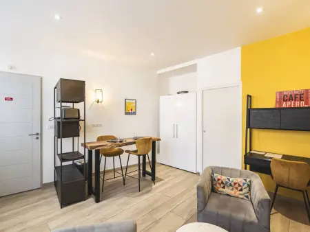 Appartement Moderne Reims Centre avec Parking et WiFi - Photo 8