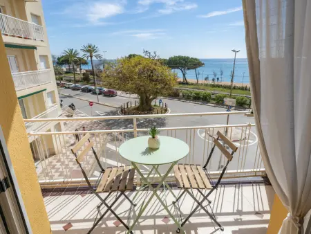 Appartement à Pineda de Mar: Confort, Wi-Fi & Climatisation - 50m de la Plage - Photo 1