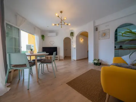 Appartement à Pineda de Mar: Confort, Wi-Fi & Climatisation - 50m de la Plage - Photo 7