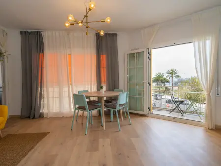 Appartement à Pineda de Mar: Confort, Wi-Fi & Climatisation - 50m de la Plage - Photo 8