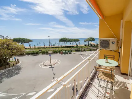 Appartement à Pineda de Mar: Confort, Wi-Fi & Climatisation - 50m de la Plage - Photo 25