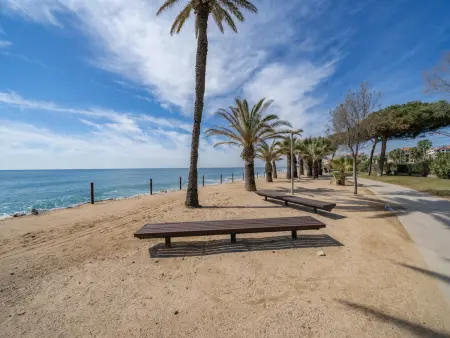 Appartement à Pineda de Mar: Confort, Wi-Fi & Climatisation - 50m de la Plage - Photo 32
