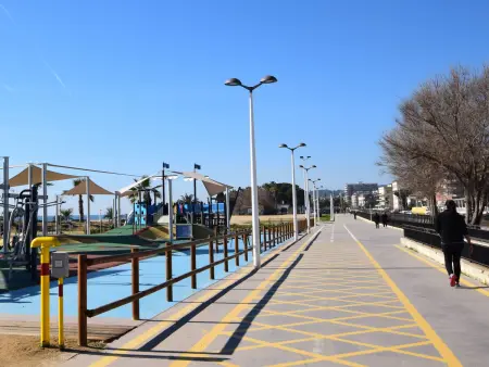 Appartement à Pineda de Mar: Confort, Wi-Fi & Climatisation - 50m de la Plage - Photo 33