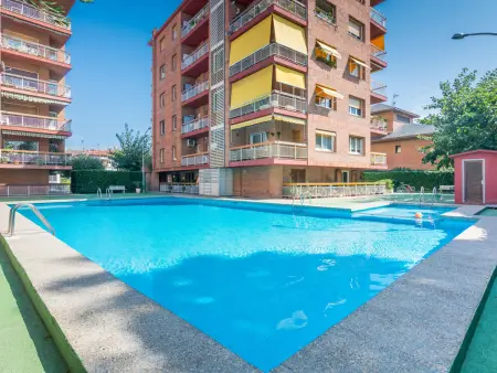 Appartement moderne à Pineda de Mar, 6 pers, 3 ch, piscine, proche plage, wifi, parking inclus - Photo 2