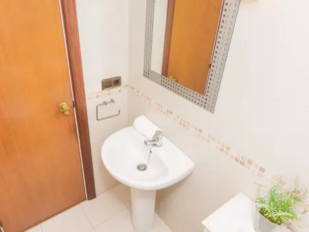 Appartement moderne à Pineda de Mar, 6 pers, 3 ch, piscine, proche plage, wifi, parking inclus - Photo 35