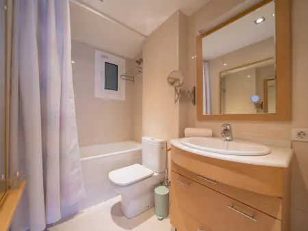 Appartement confortable à Pineda de Mar : 4 pers, piscine commune, proche mer, clim et Wi-Fi inclus - Photo 22