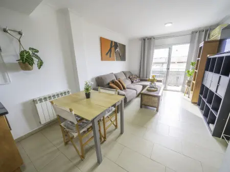 Charmant appartement à Blanes, piscine commune, jardin, plage à 1 km - Photo 2