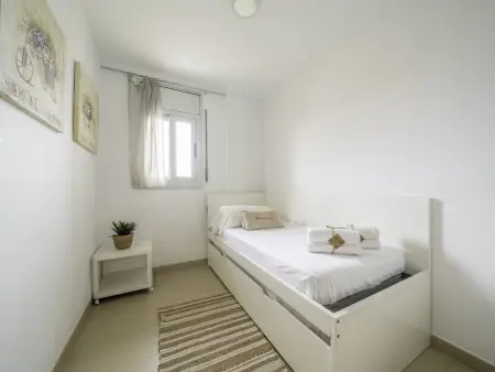 Charmant appartement à Blanes, piscine commune, jardin, plage à 1 km - Photo 18