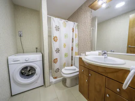 Charmant appartement à Blanes, piscine commune, jardin, plage à 1 km - Photo 23