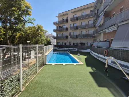 Charmant appartement à Blanes, piscine commune, jardin, plage à 1 km - Photo 33