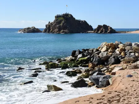 Charmant appartement à Blanes, piscine commune, jardin, plage à 1 km - Photo 34