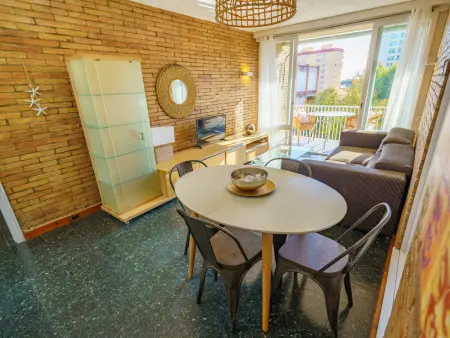 Appartement familial proche plage, 3 chambres, Wi-Fi, parking, animaux bienvenus - Costa Barcelona - Photo 2