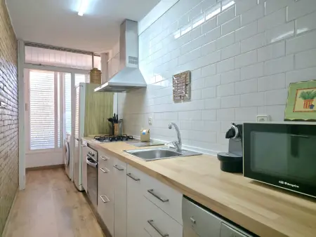Appartement familial proche plage, 3 chambres, Wi-Fi, parking, animaux bienvenus - Costa Barcelona - Photo 12