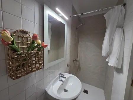 Appartement familial proche plage, 3 chambres, Wi-Fi, parking, animaux bienvenus - Costa Barcelona - Photo 27