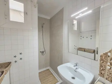 Appartement familial proche plage, 3 chambres, Wi-Fi, parking, animaux bienvenus - Costa Barcelona - Photo 30