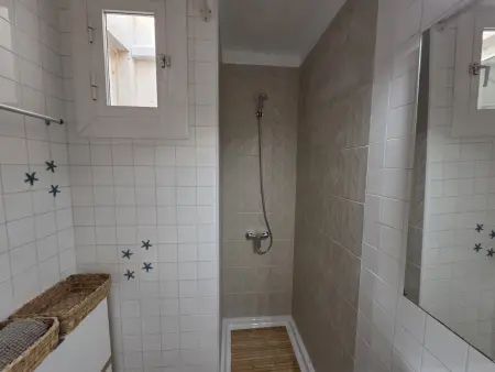 Appartement familial proche plage, 3 chambres, Wi-Fi, parking, animaux bienvenus - Costa Barcelona - Photo 33