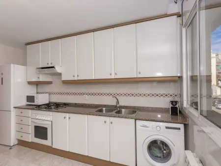 Appartement à Pineda de Mar pour 4, proche mer, avec lave-vaisselle et grand balcon - Photo 13