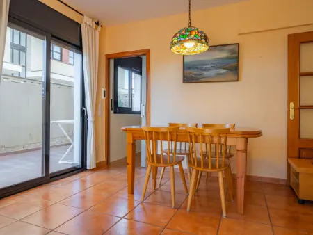 Appartement moderne pour 6 à Pineda de Mar, à  quelques mètres de la plage avec Wi-Fi, terrasse et parking - Photo 5