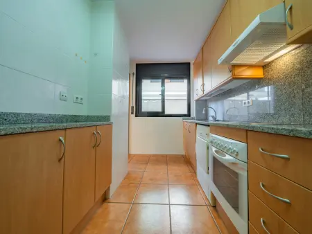 Appartement moderne pour 6 à Pineda de Mar, à  quelques mètres de la plage avec Wi-Fi, terrasse et parking - Photo 6