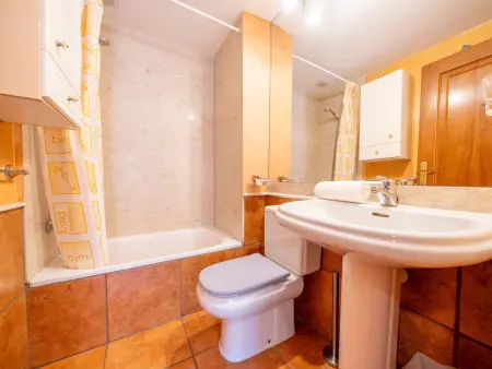 Appartement moderne pour 6 à Pineda de Mar, à  quelques mètres de la plage avec Wi-Fi, terrasse et parking - Photo 10